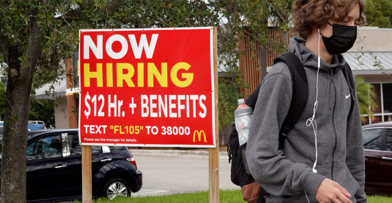 Americans quit their jobs at record pace — Analysis - Mass News