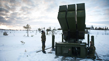 Norwegian troops operating a NASAMS system. © Wikipedia