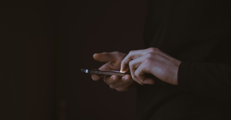 Understanding Modern Cellphone Services: Plans, Coverage, and Features